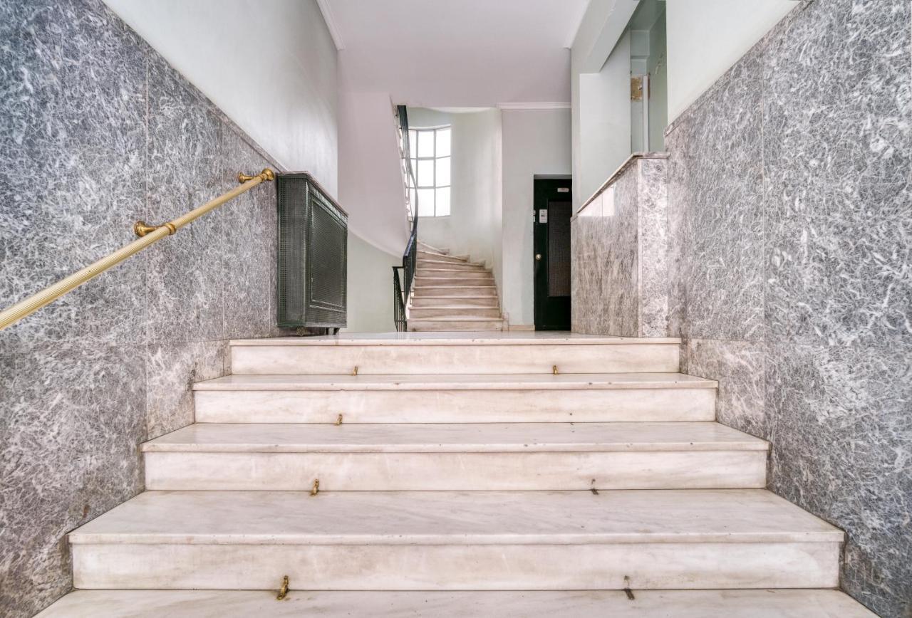 Stylish, Sunny New 2 Bedroom, Prime Central アテネ エクステリア 写真