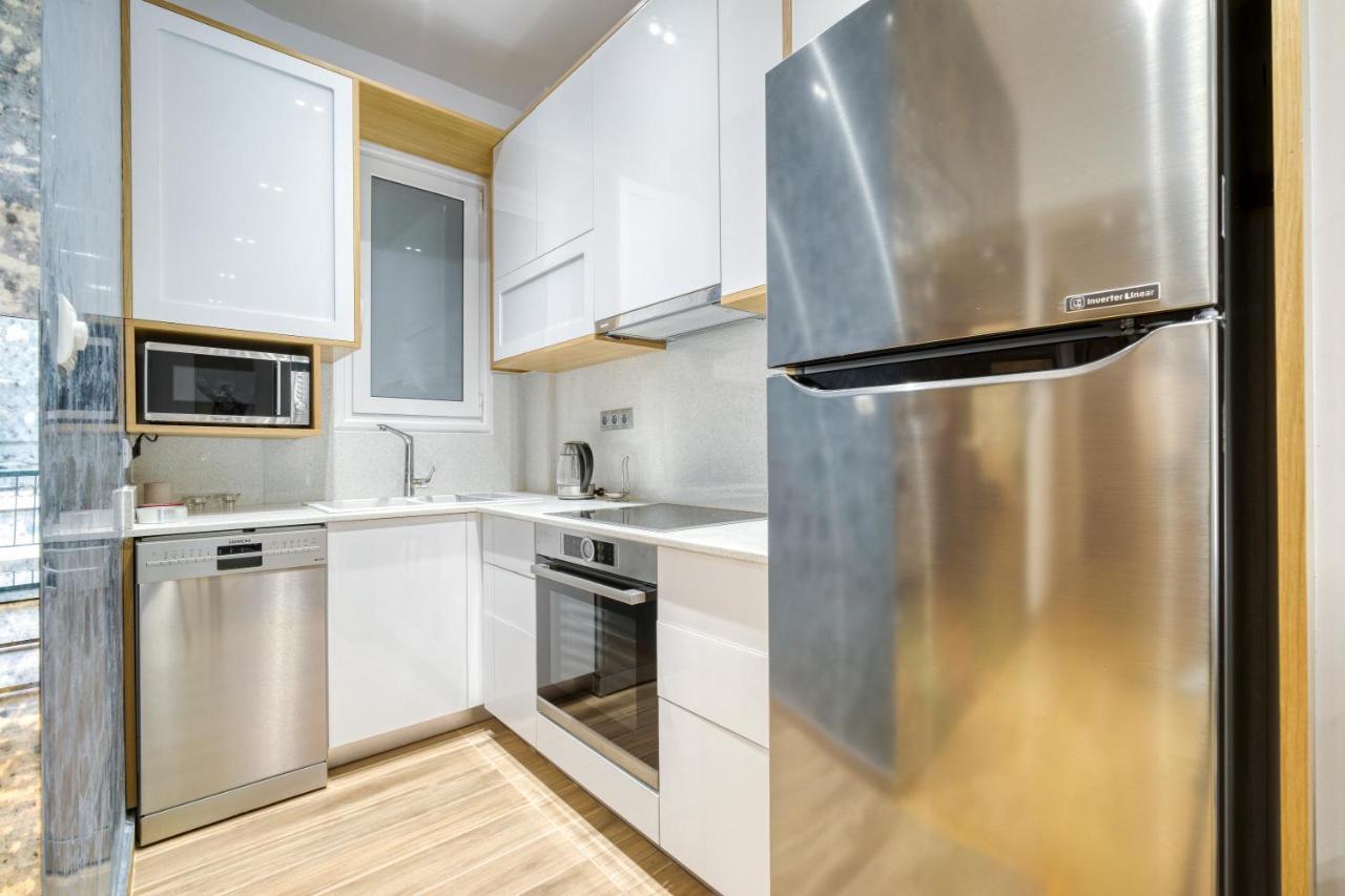 Stylish, Sunny New 2 Bedroom, Prime Central アテネ エクステリア 写真