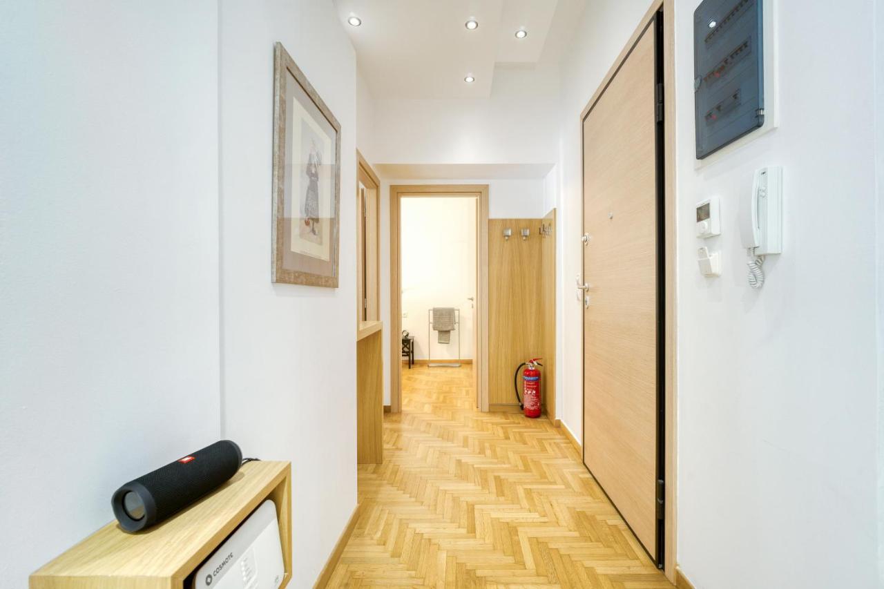 Stylish, Sunny New 2 Bedroom, Prime Central アテネ エクステリア 写真