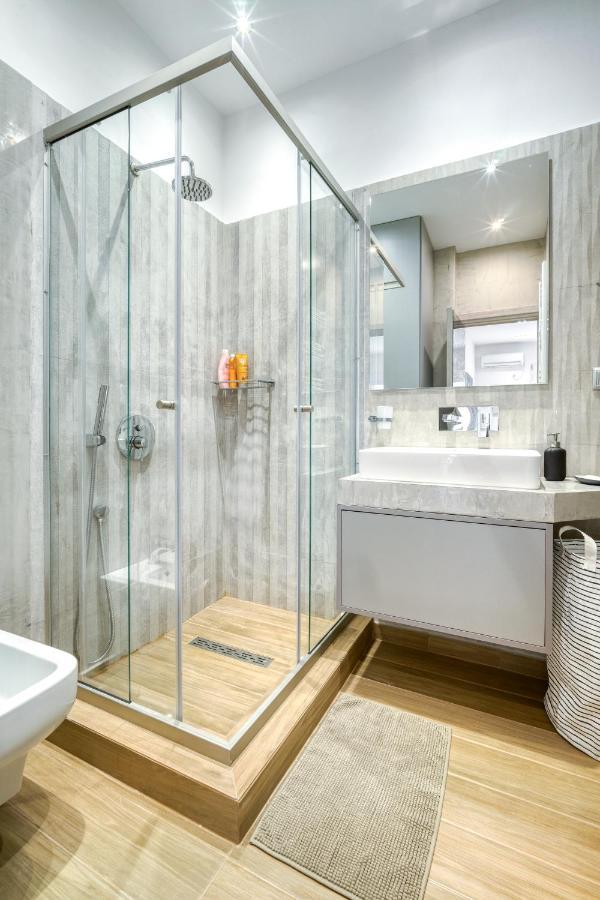 Stylish, Sunny New 2 Bedroom, Prime Central アテネ エクステリア 写真