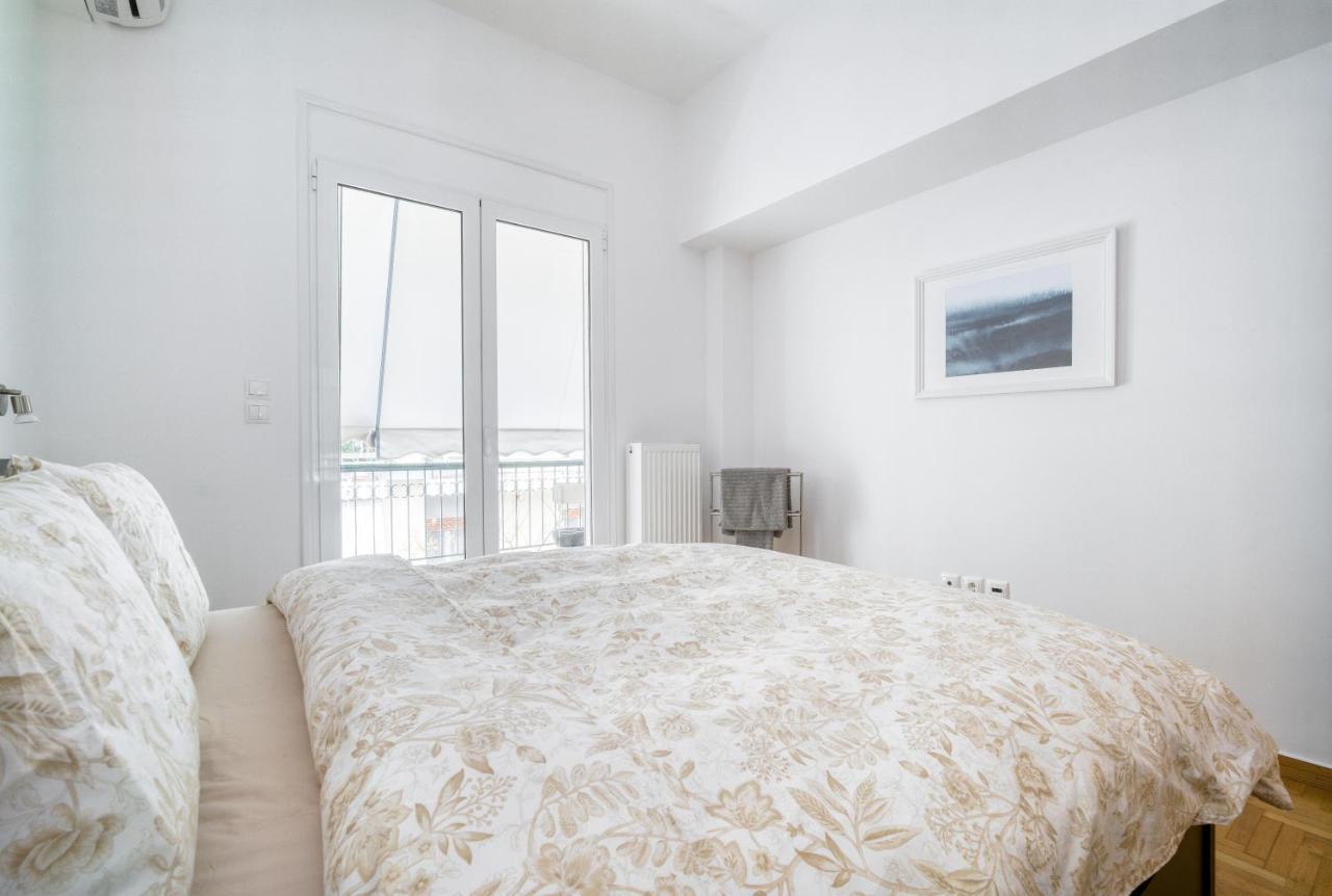 Stylish, Sunny New 2 Bedroom, Prime Central アテネ エクステリア 写真