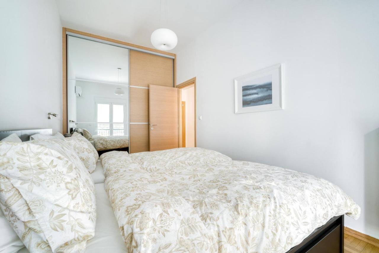 Stylish, Sunny New 2 Bedroom, Prime Central アテネ エクステリア 写真